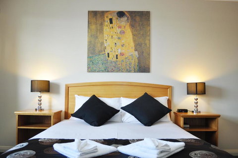 Meadowbrook Hotel Brisbane - Sunshine Coast Tourism 0