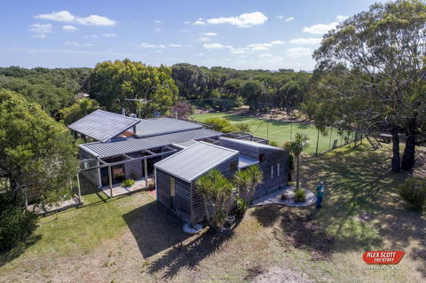 Melaleuca Retreat - Holiday Sunshine Coast 2