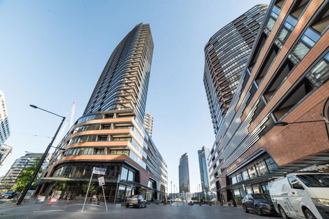 Melbourne Private Apartments - Collins Street Waterfront, Docklands - Holiday Sunshine Coast 0