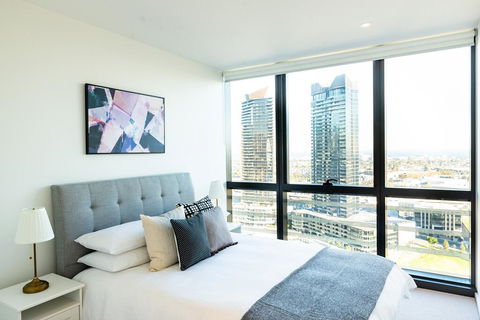 Melbourne Private Apartments - Collins Street Waterfront, Docklands - Holiday Sunshine Coast 3