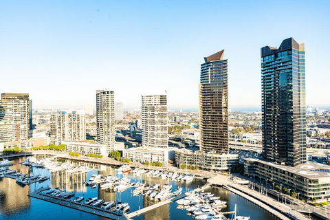 Melbourne Private Apartments - Collins Street Waterfront, Docklands - Holiday Sunshine Coast 2