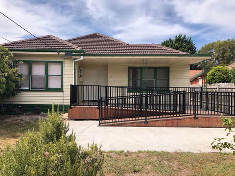 Melbourne Short Stay - Clayton Station, Monash Uni, Hospital - Sunshine Coast Tourism 0