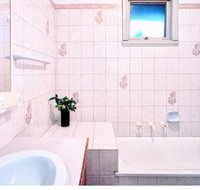 Melbourne short stay - The Glen station - Holiday Sunshine Coast