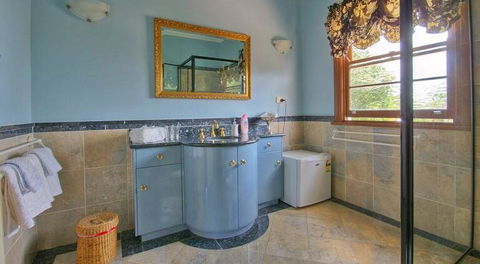 Melville House Bed And Breakfast - Sunshine Coast Tourism 3