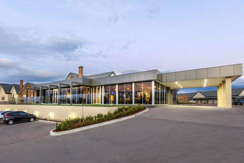 Mercure Goulburn - Sunshine Coast Tourism 2