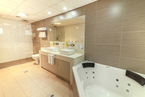 Mercure Orange - Holiday Sunshine Coast 1