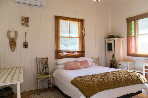 Meringandan Holiday Accommodation - Holiday Sunshine Coast 0