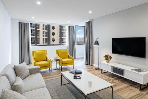 Meriton Suites Bondi Junction - Holiday Sunshine Coast 2