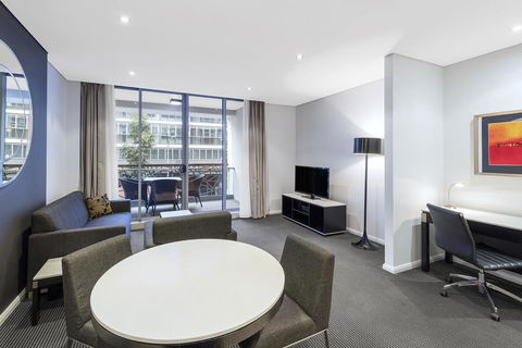 Meriton Suites Zetland - Sunshine Coast Tourism 0