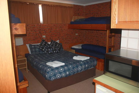 Merrijig Motor Inn - Sunshine Coast Tourism 3
