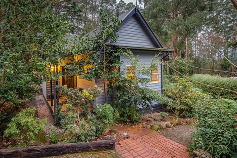 Merrow Cottages - Forest Edge - Sunshine Coast Tourism 1