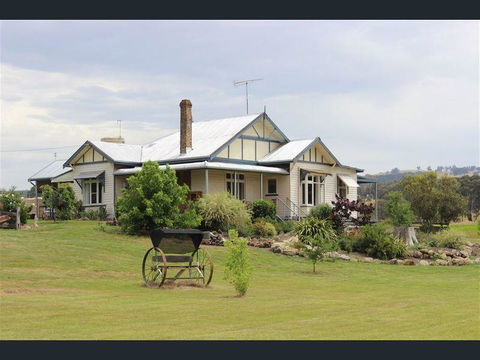 Merton Manor - Sunshine Coast Tourism 0