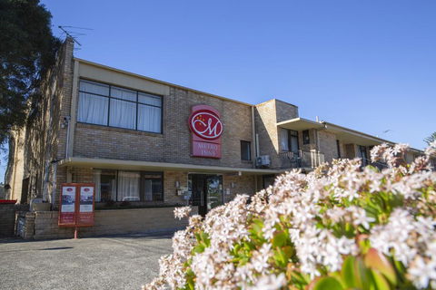 Metro Inn Ryde - Holiday Sunshine Coast 3