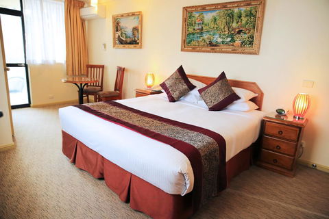 Metro Inn Ryde - Holiday Sunshine Coast 1