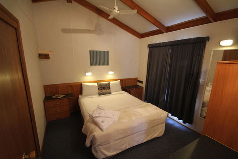 Metung Holiday Villas - Sunshine Coast Tourism 2