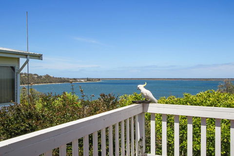 Metung Lake House - Sunshine Coast Tourism 2