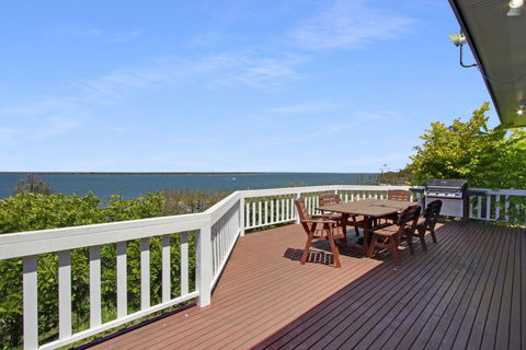 Metung Lake House - Sunshine Coast Tourism 0