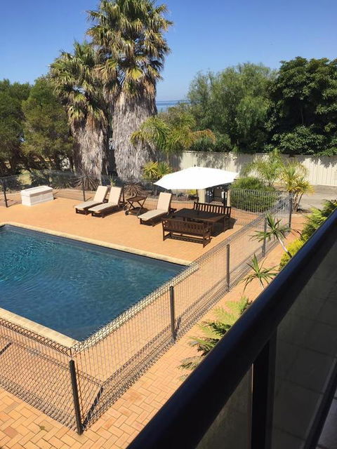 Metung Waters Motel And Apartments - Sunshine Coast Tourism 3