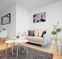 MH013  Memory Pieces - Sunshine Coast Tourism