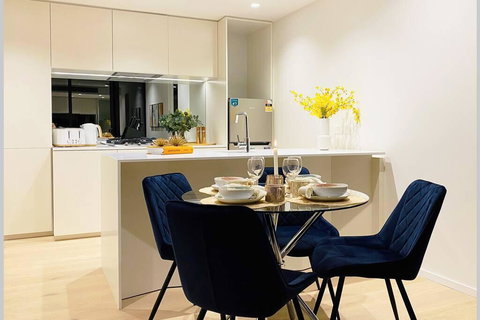 MH43 Newest Landmark Near Crown - Holiday Sunshine Coast 0