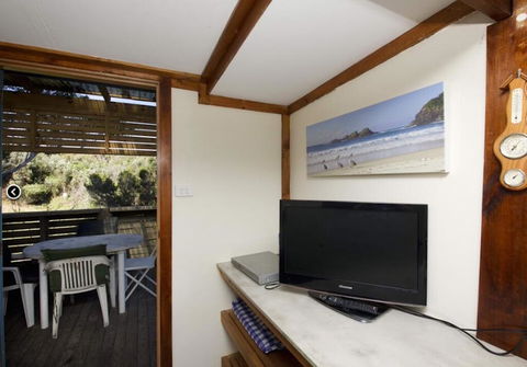 Mick's Beach Cottage - Seal Rocks Beachfront - Sunshine Coast Tourism 3