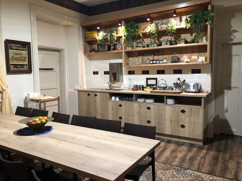 Mickey Bourke's Koroit Hotel - Sunshine Coast Tourism 3