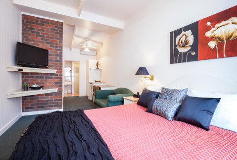 Mid City Motel And Apartments - Holiday Sunshine Coast 1