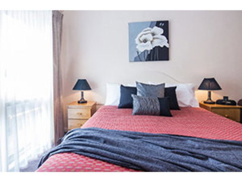 Mid City Motel And Apartments - Holiday Sunshine Coast 3