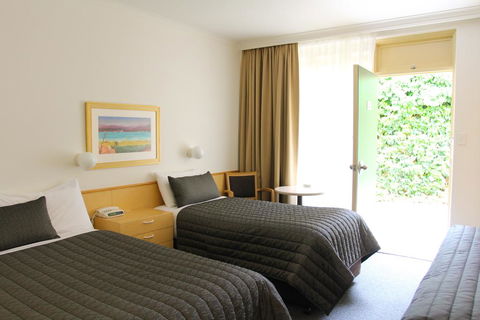 Mid City Motor Inn Queanbeyan - Sunshine Coast Tourism 0
