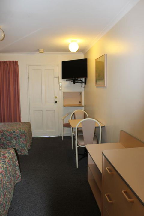 Mid Coast Motor Inn - Sunshine Coast Tourism 2