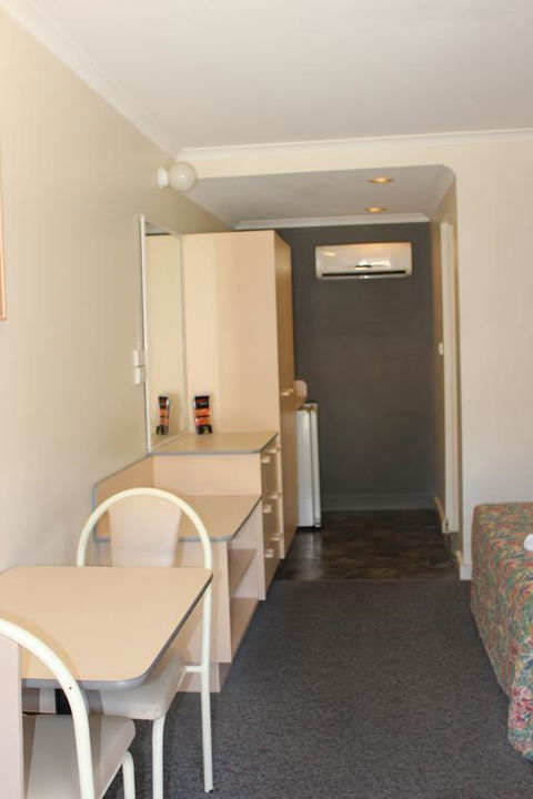 Mid Coast Motor Inn - Sunshine Coast Tourism 1