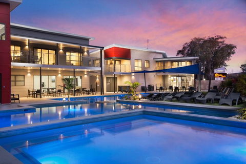 Middle Rock Holiday Resort - Holiday Sunshine Coast 0