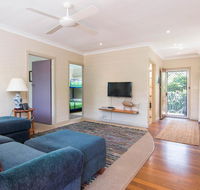 Middles - Villa Manyana 02 - Sunshine Coast Tourism
