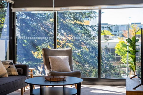 Midnight Apartments Accommodate Canberra - Sunshine Coast Tourism 0