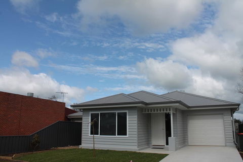 Milawa Vineyard Views - Guesthouse 2 - Sunshine Coast Tourism 3