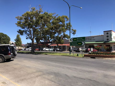 Minlaton Hotel - Sunshine Coast Tourism 3