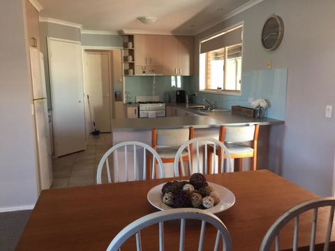Mint Accommodation - Bridget & Rachel - Sunshine Coast Tourism 2