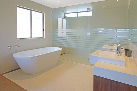 Mitchell 220 - BANNISTERS BEACH HOUSE - Sunshine Coast Tourism 3