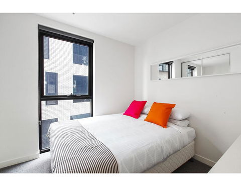 Modern 2 Bed Apartment In Trendy Collingwood - Holiday Sunshine Coast 2