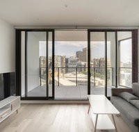 Modern Apartment in Darling Harbour - Sunshine Coast Tourism