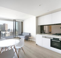 Modern Apartment in Darling Harbour - Sunshine Coast Tourism