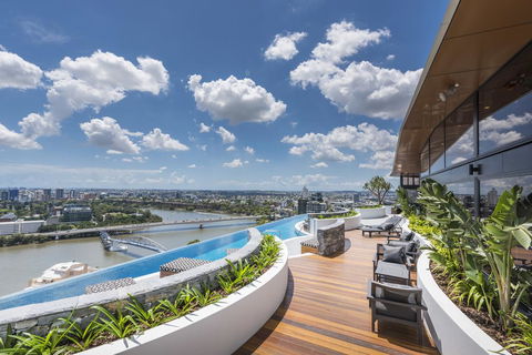 Modern Apartment In South Brisbane Infinity Pool - Holiday Sunshine Coast 0
