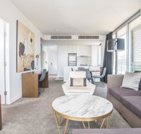 Modern home for 4 Silkari Suite Chatswood - Holiday Sunshine Coast