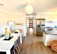 Modern Majestic - everything you need - private location - Holiday Sunshine Coast