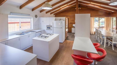 Mollymook Fantastic Holiday House - Sunshine Coast Tourism 0