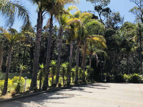 Mollymook Paradise Haven Motel - Sunshine Coast Tourism 1