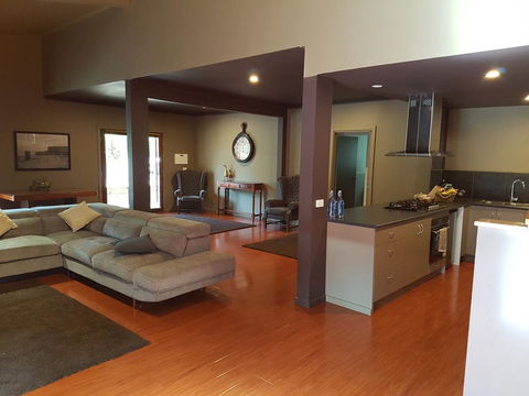Montrose Barn House - Holiday Sunshine Coast 2