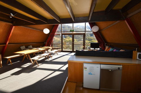 Moonbah Ski Lodge - Sunshine Coast Tourism 0