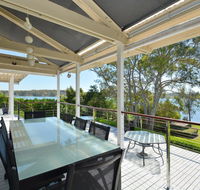 Morisset Bay Waterfront Views Lake House looking over Trinity Marina - Holiday Sunshine Coast