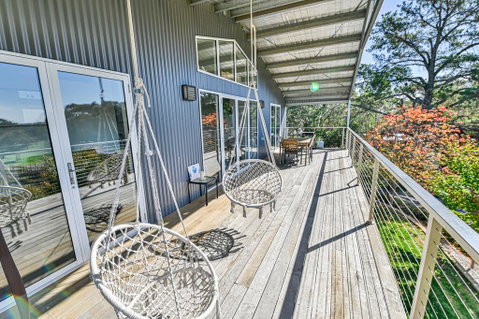 Mortimers Wines - The Canopy Loft - Sunshine Coast Tourism 2